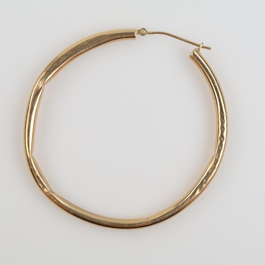 14kt Gold Hollow Single Hoop Earring