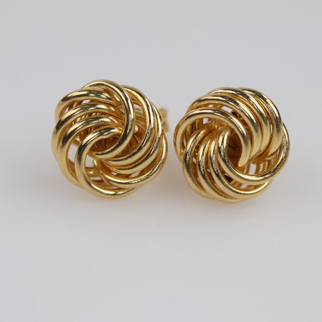 14kt Gold Hollow Stud Earrings