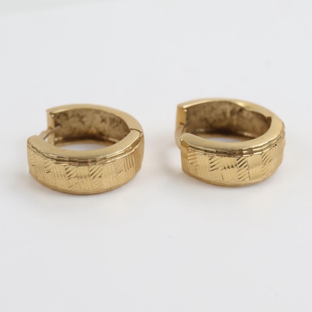 14kt Gold Huggie Earrings