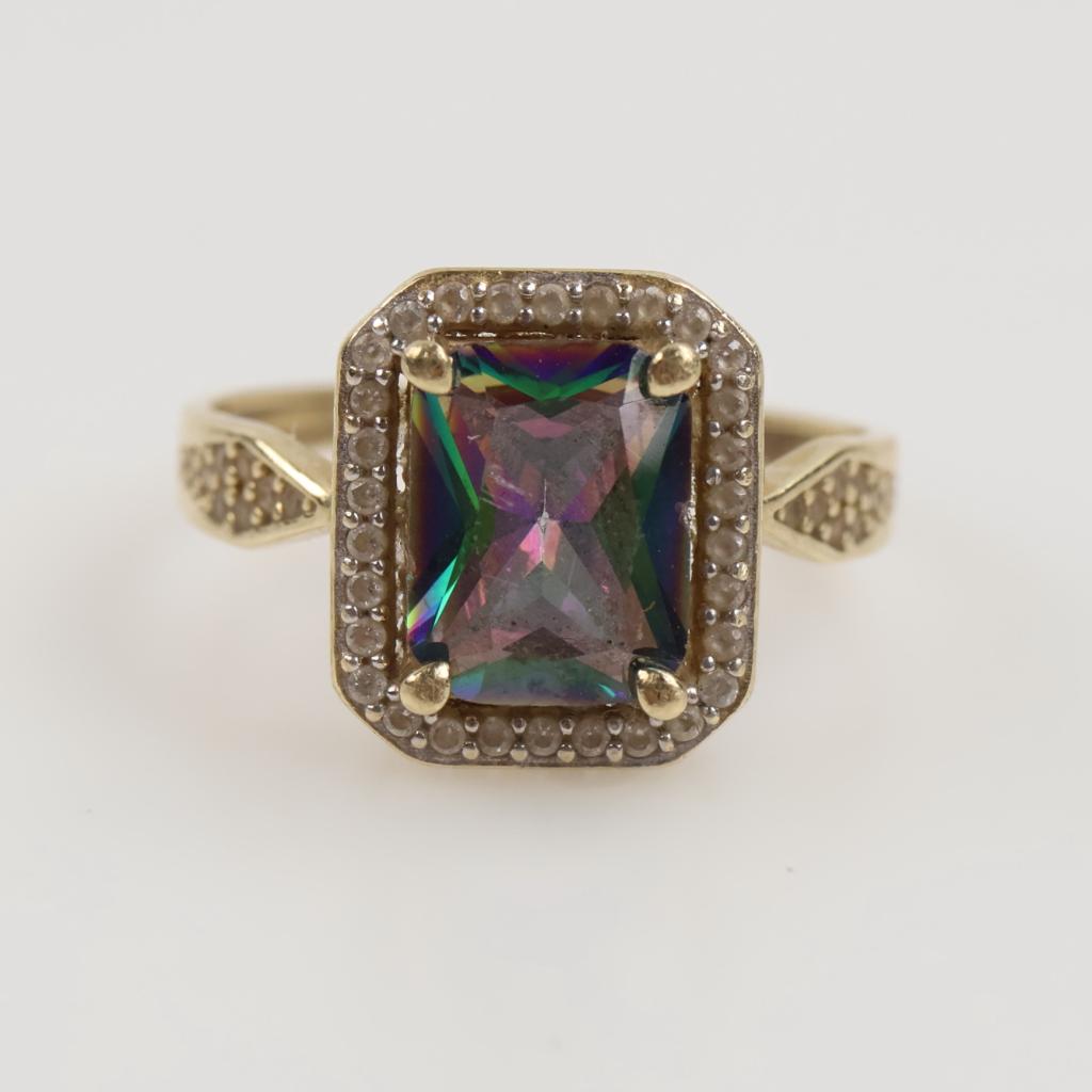 14kt Gold Iridescent Stone Clear Stone Accent Ring