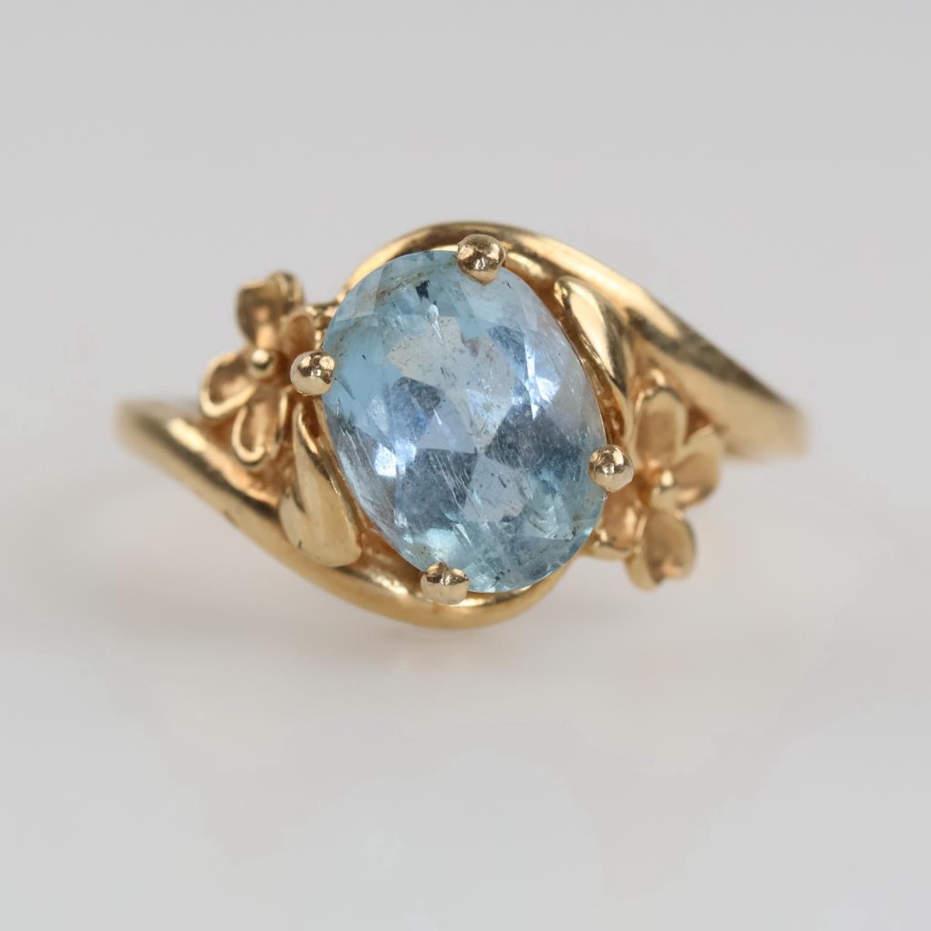 14kt Gold Light Blue Topaz Flower Ring