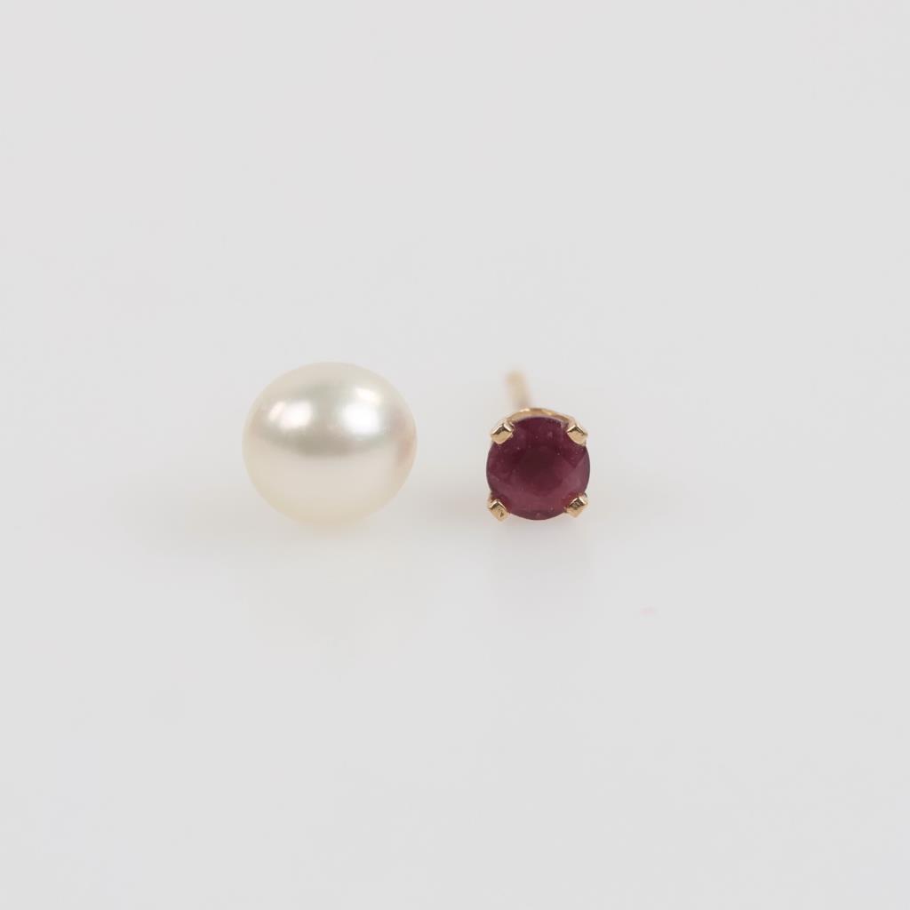 14kt Gold Mismatch Earrings, 2 Pieces