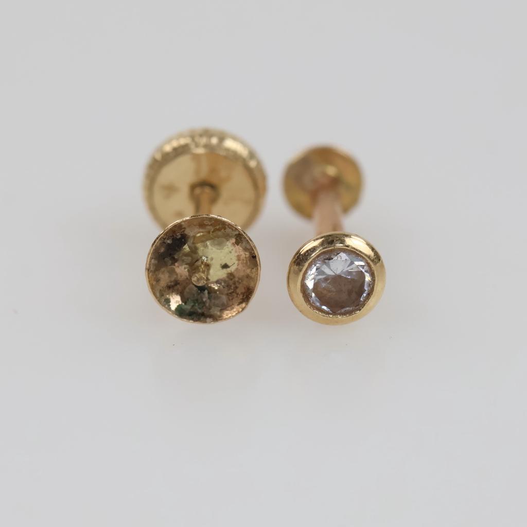 14kt Gold Mismatched Earrings, 2 Pieces