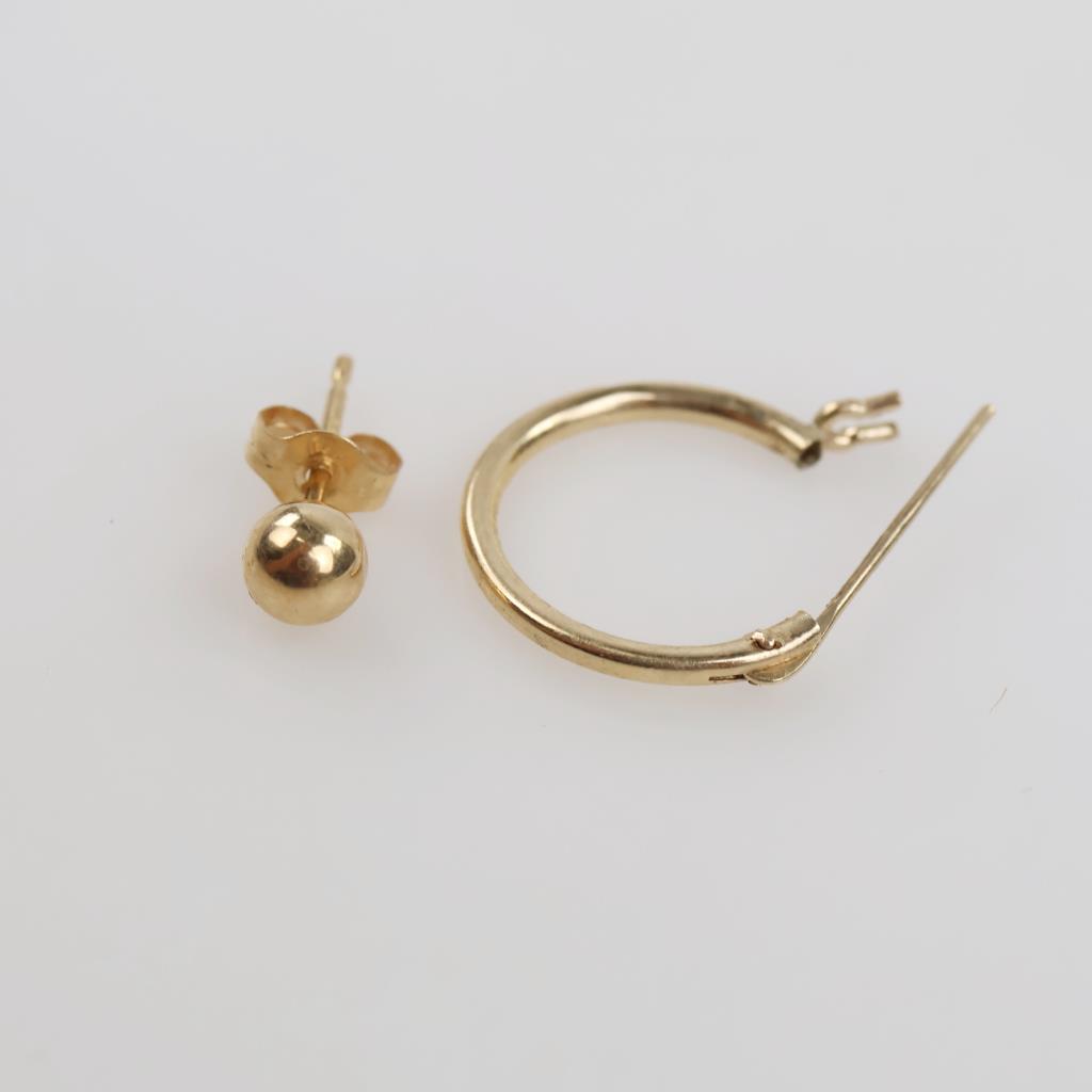14kt Gold Mismatched Hollow Earrings, 2 Pieces