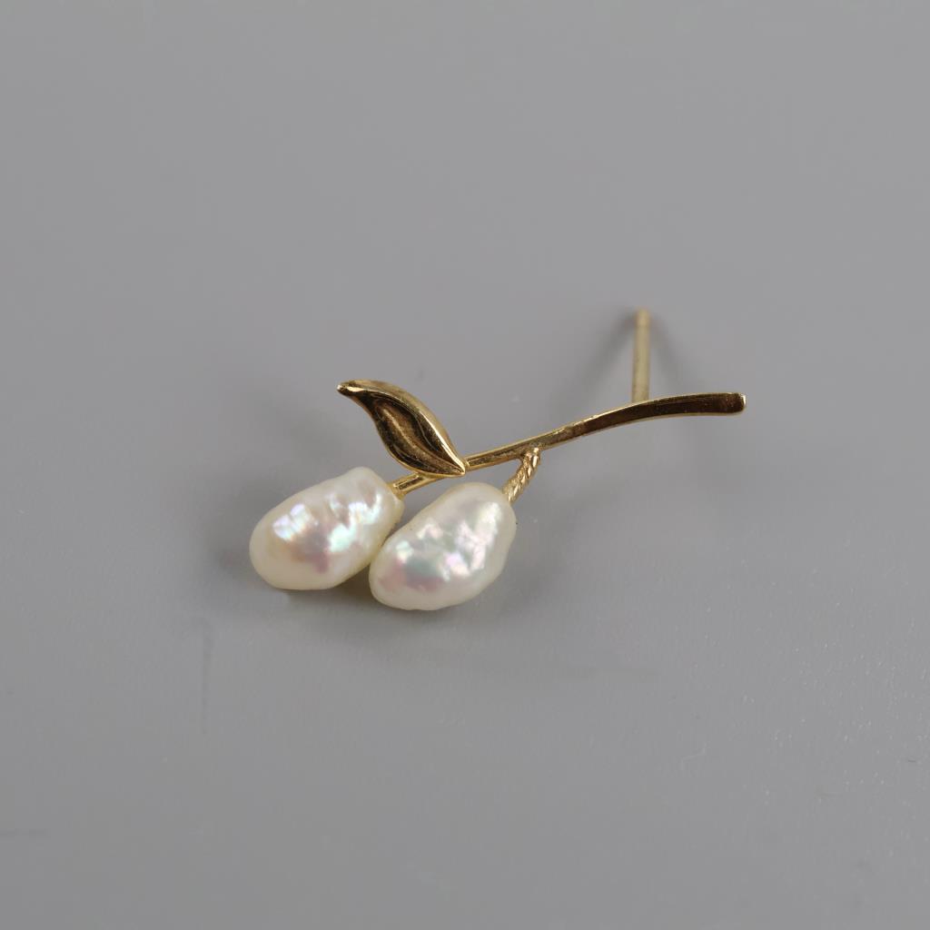14kt Gold Pearl Drop Earring