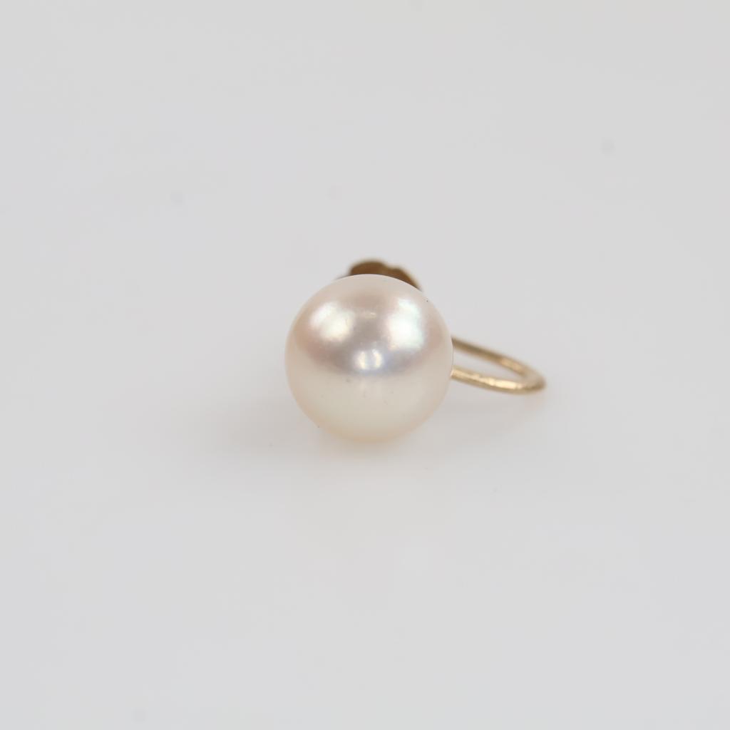 14kt Gold Pearl Earring