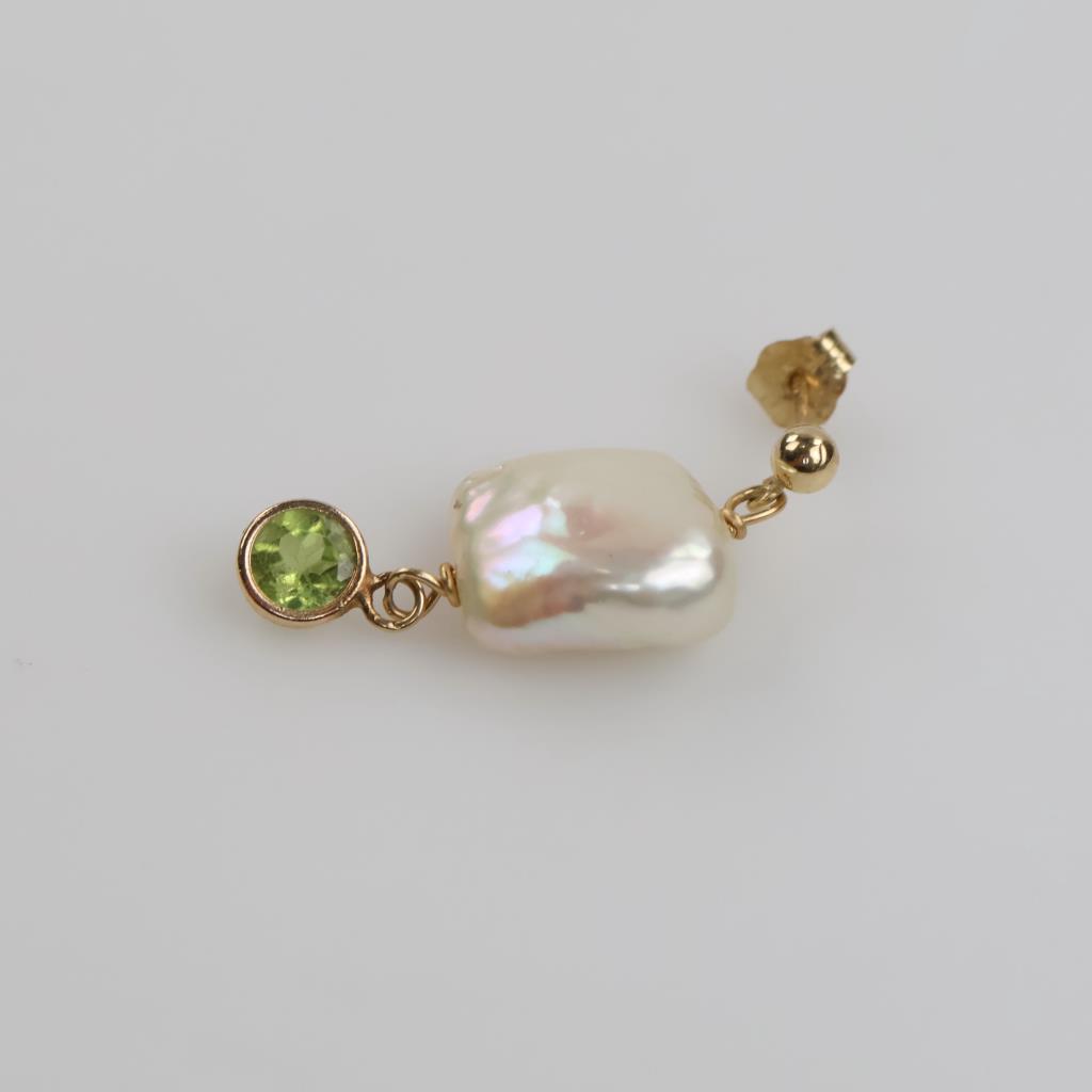 14kt Gold Pearl Green Stone Dangle Earring