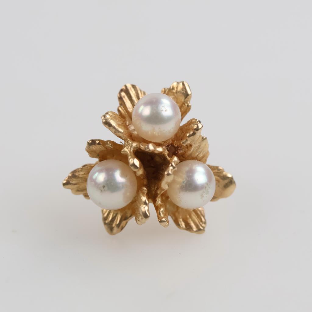 14kt Gold Pearl Stud Earring