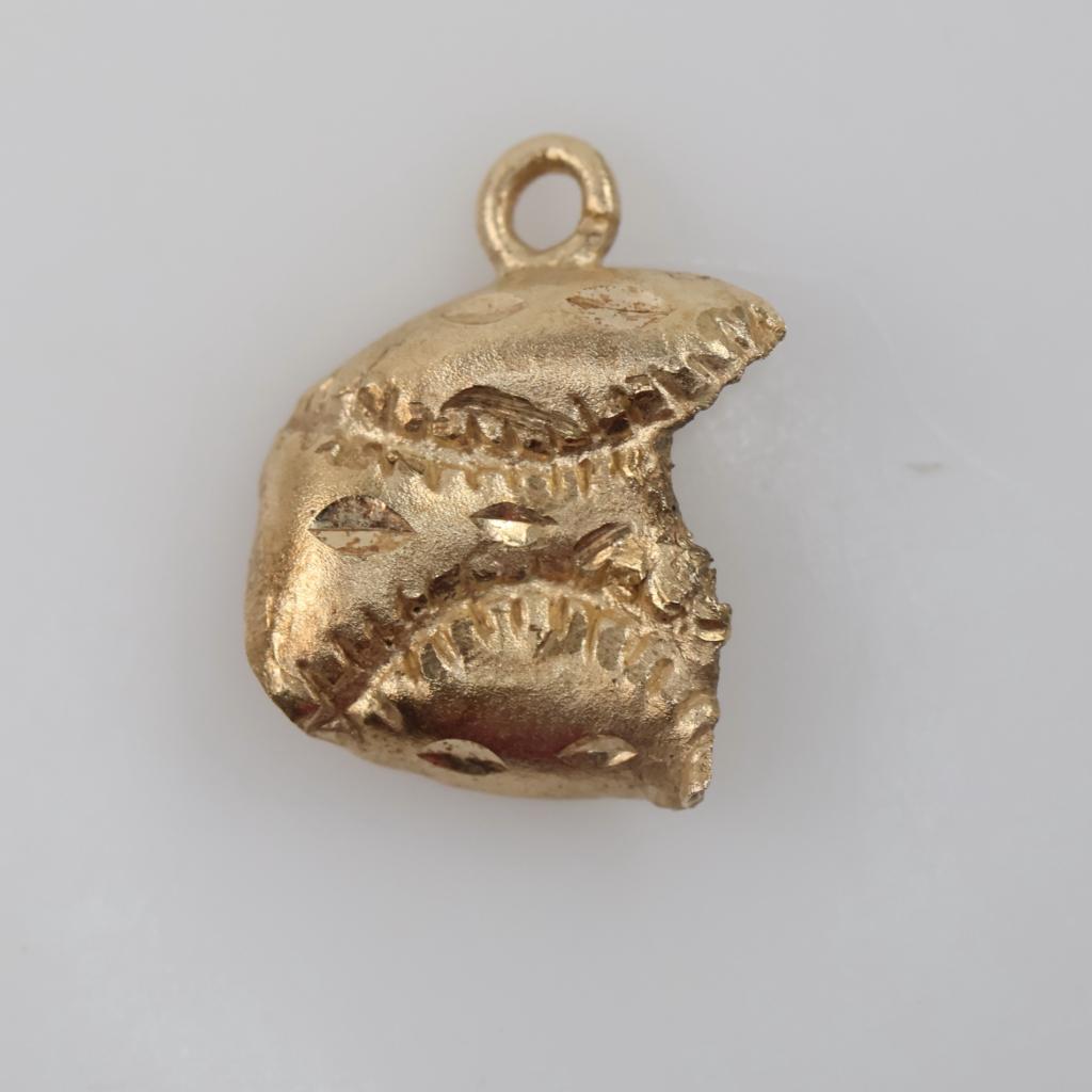 14kt Gold Pendant