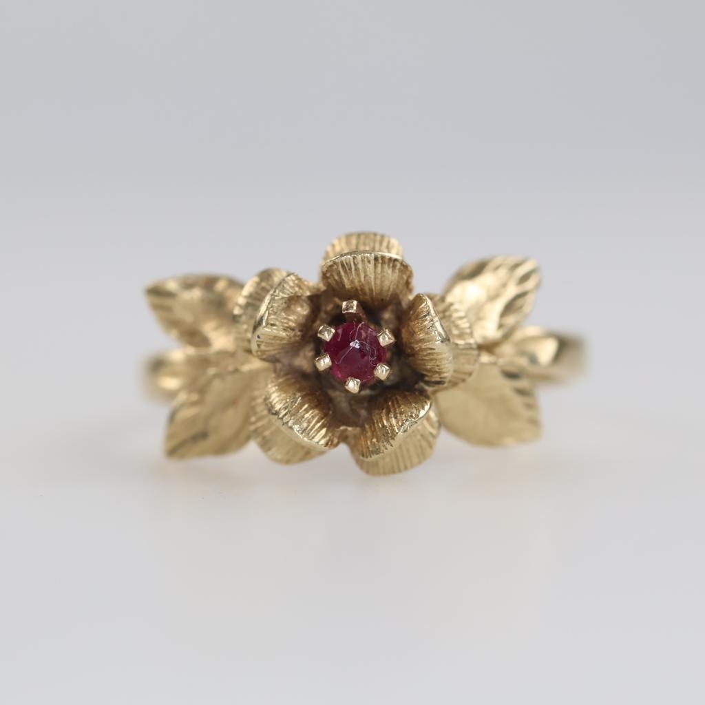 14kt Gold Pink Stone Flower Ring