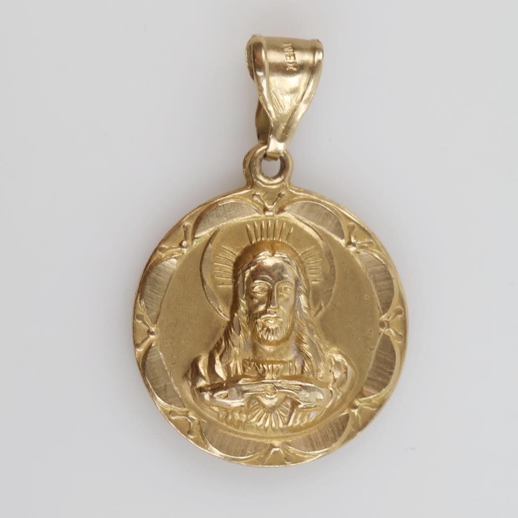 14kt Gold Reigious Pendant