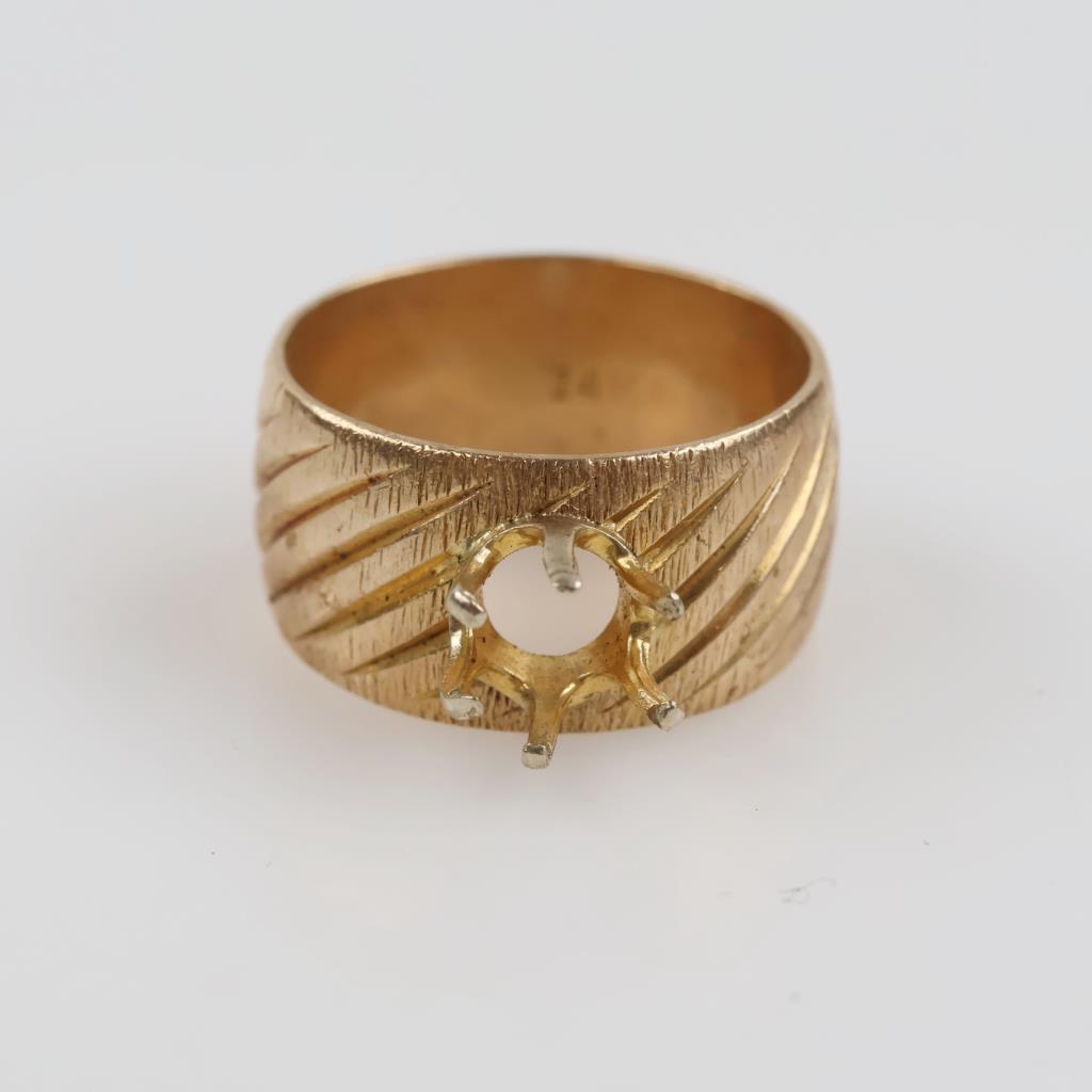 14kt Gold Ring