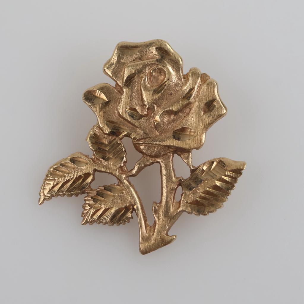 14kt Gold Rose Pendant