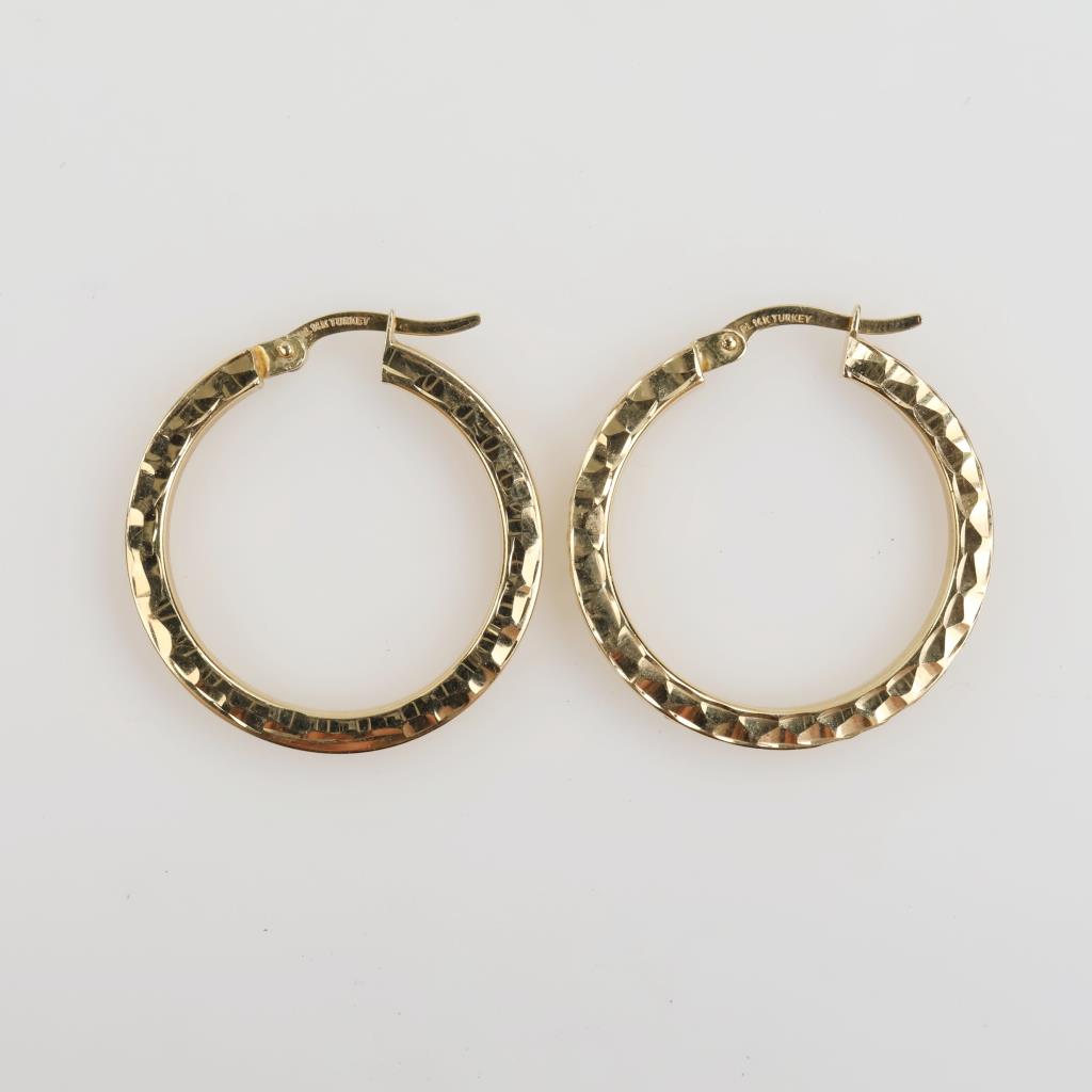 14kt Gold Textured Hollow Hoop Earrings