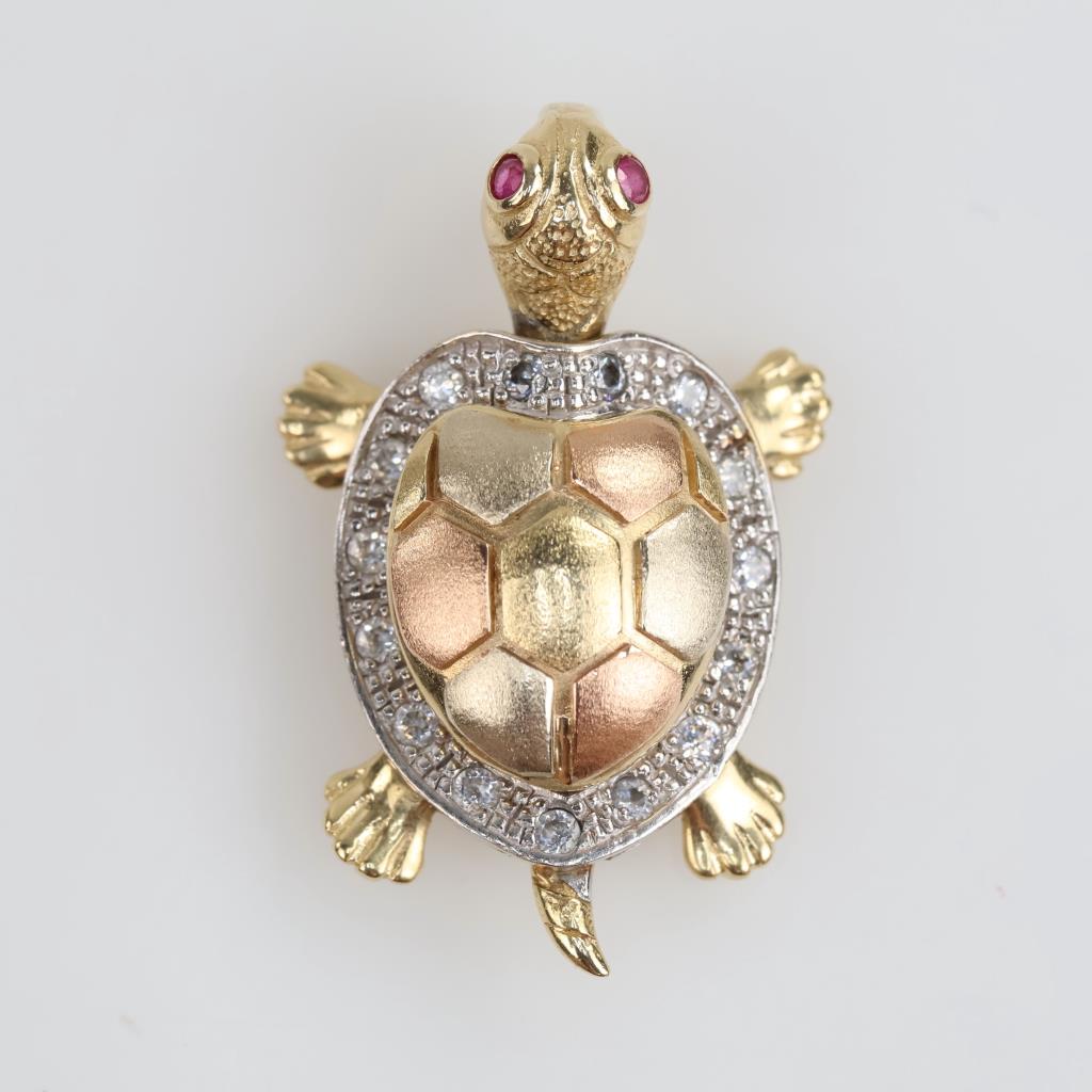 14kt Gold Tri-color Clear & Pink Stone Articulated Turtle Pendant