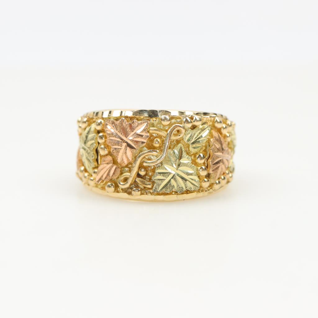 14kt Tri Colored Gold Oak Leaf Design Band Property Room