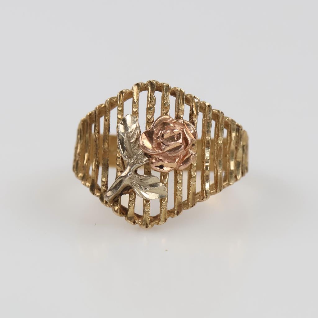 14kt Tri-color Flower Ring