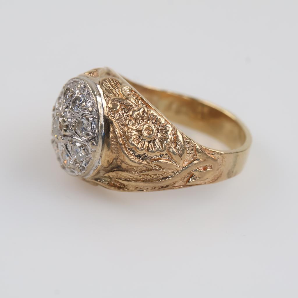 Carved Signet Rings 14kt Two Tone Gold Round Carved Signet Ring | Property Room