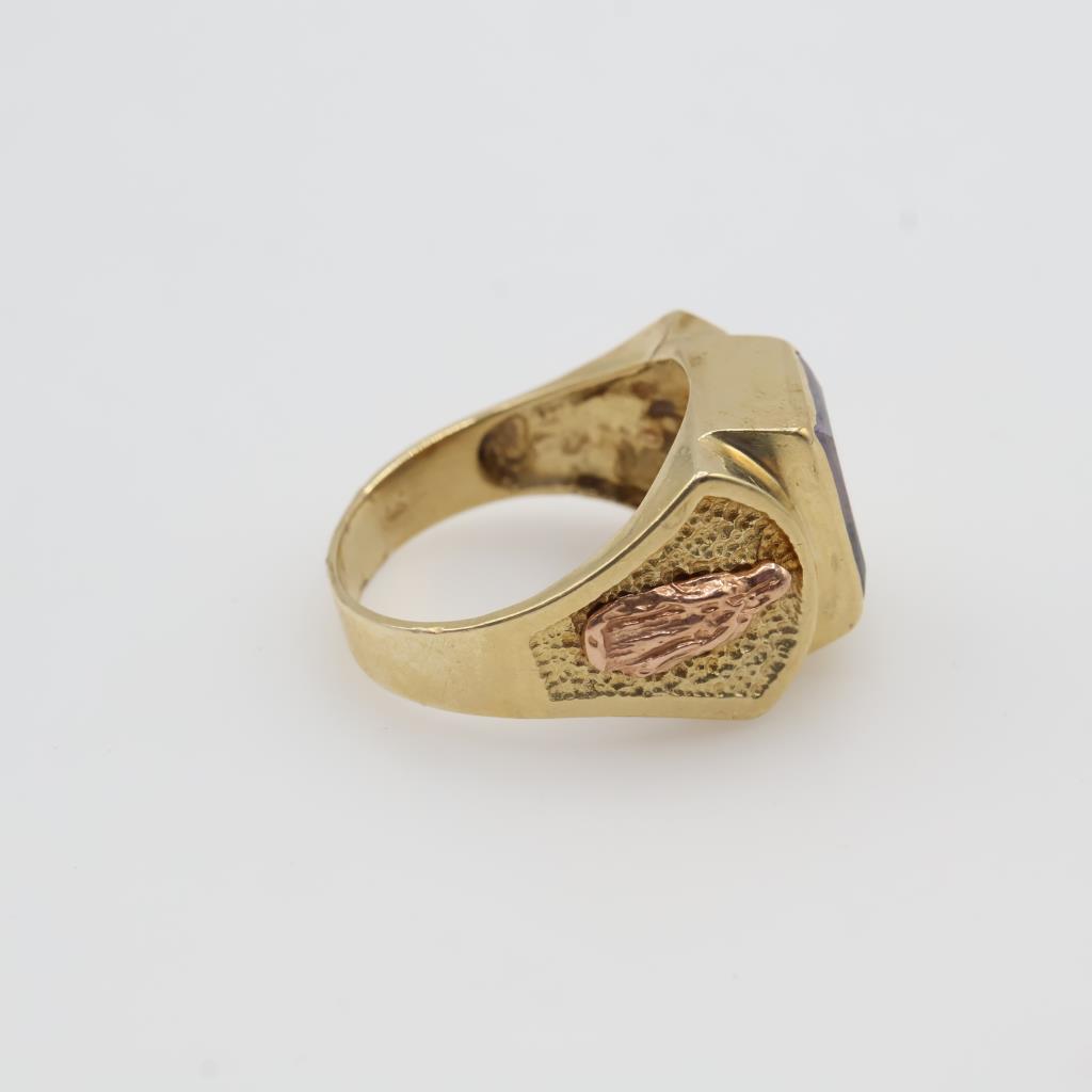 14kt Two-Tone Gold Amethyst Religious Signet Ring | Property Room