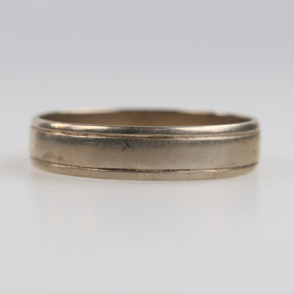 14kt White Gold Band