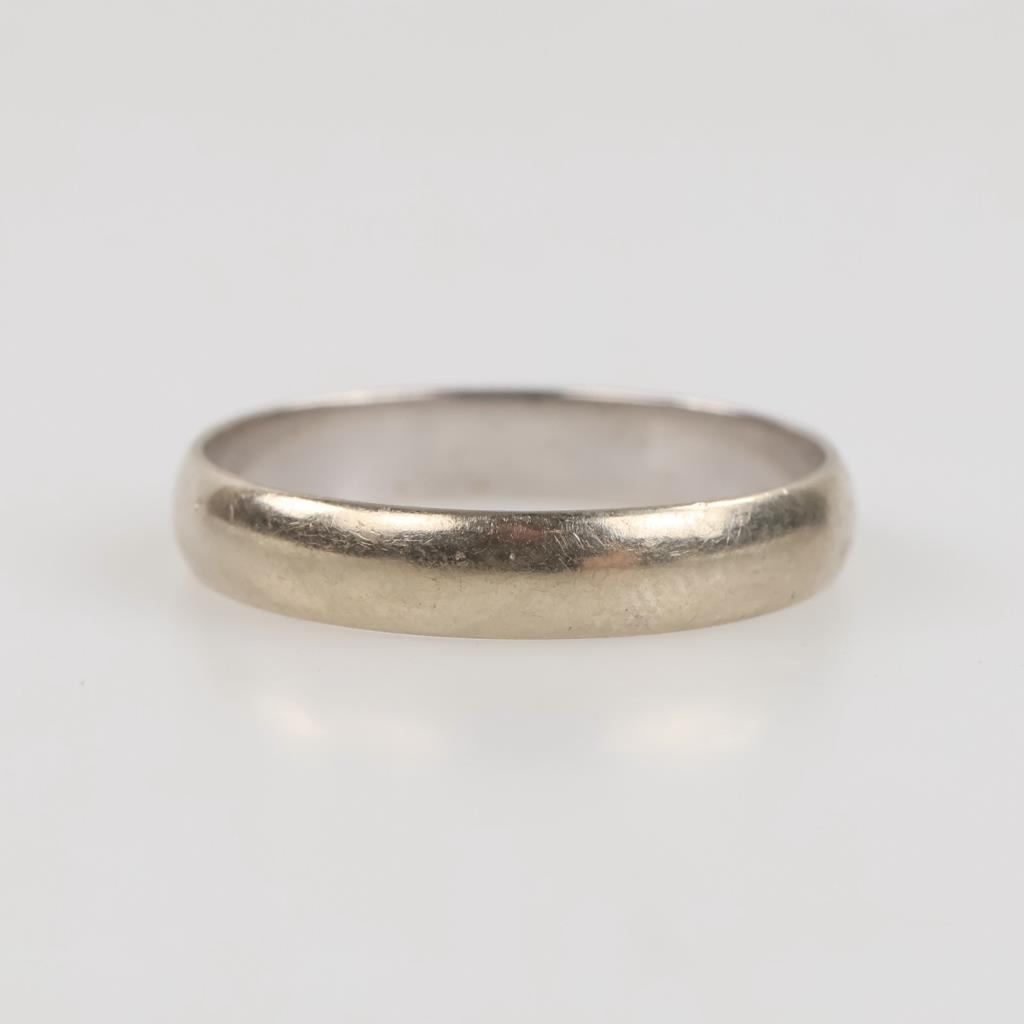 14kt White Gold Band