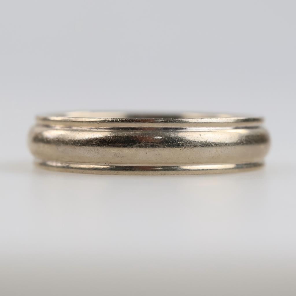 14kt White Gold Band