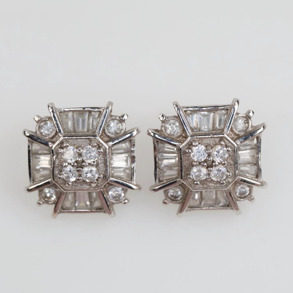 14kt White Gold Clear Stone Earrings