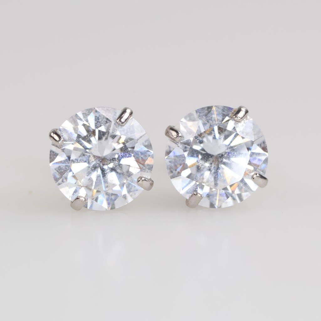 14kt White Gold Clear Stone Earrings