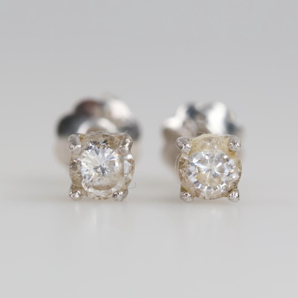 14kt White Gold Clear Stone Earrings