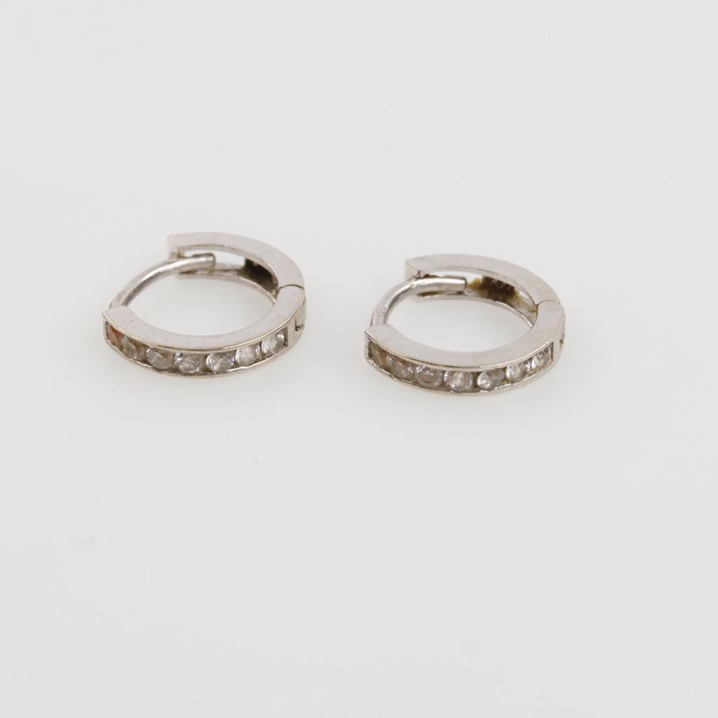 14kt White Gold Clear Stone Hoop Earrings