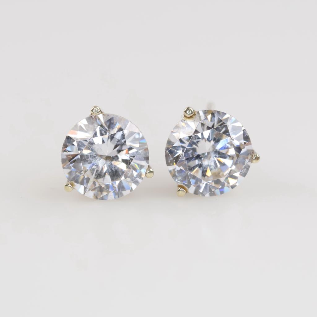 14kt White Gold Clear Stone Stud Earrings