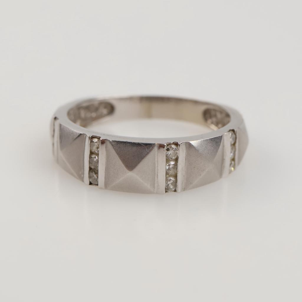 14kt White Gold Diamond Band