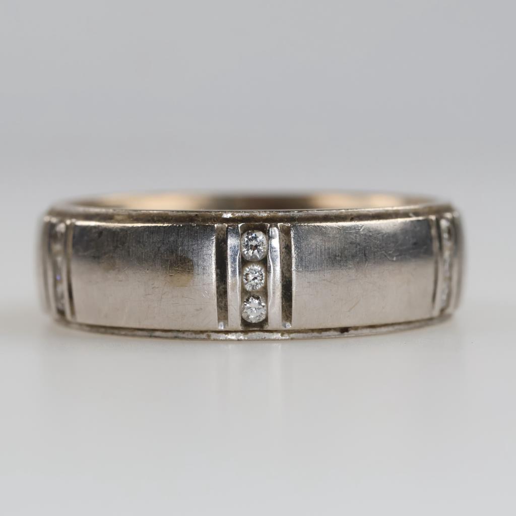 14kt White Gold Diamond Band