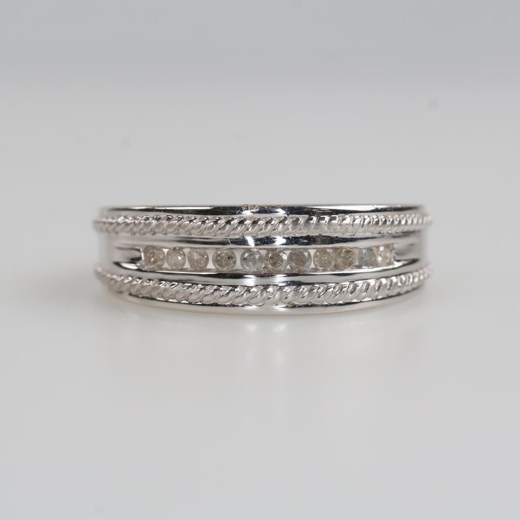 14kt White Gold Diamond Band