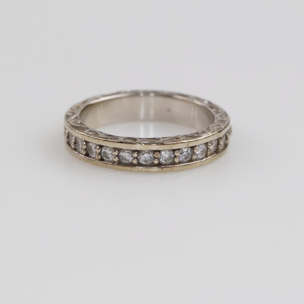 14kt White Gold Diamond Band