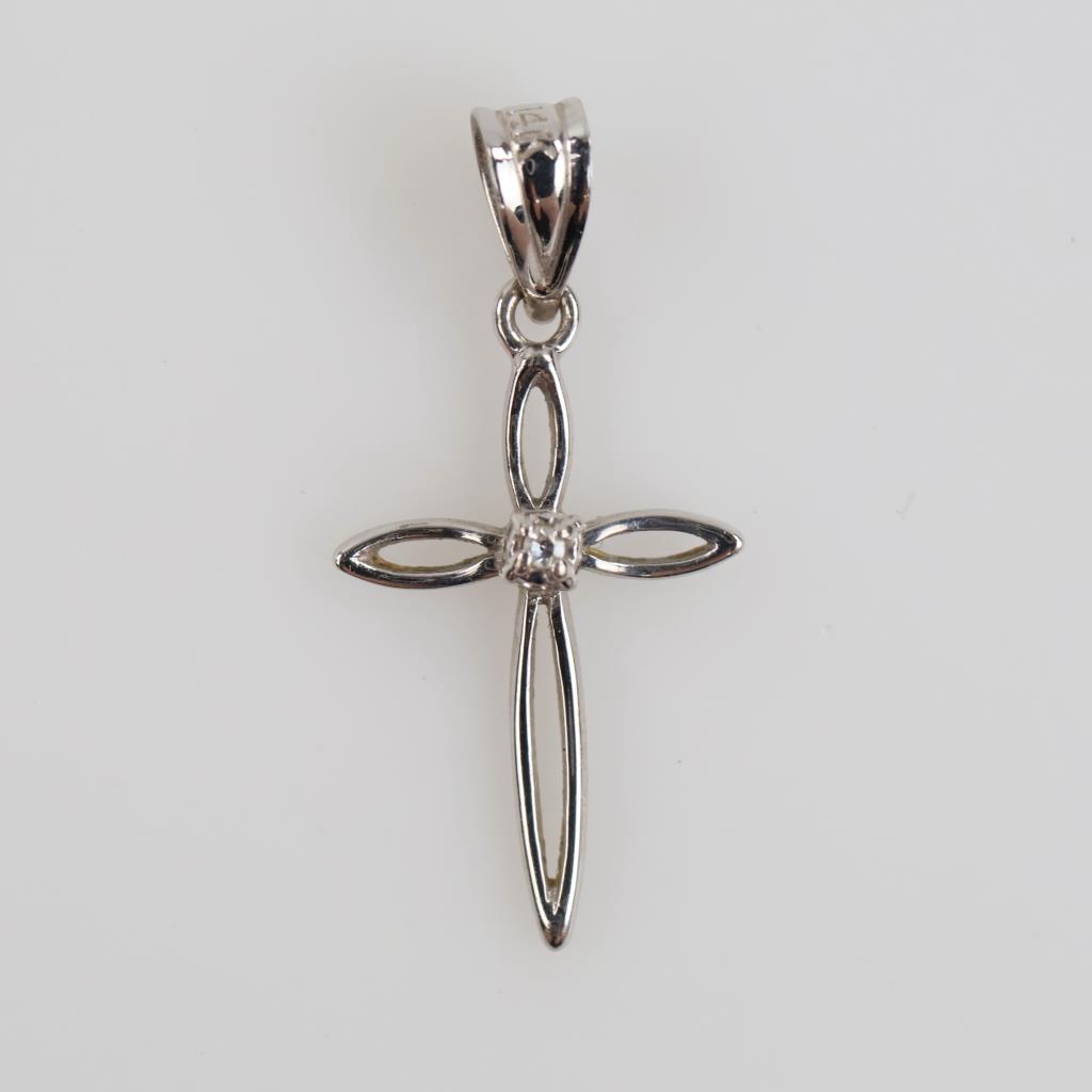14kt White Gold Diamond Cross Pendant