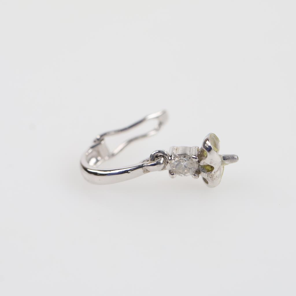 14kt White Gold Diamond Earring
