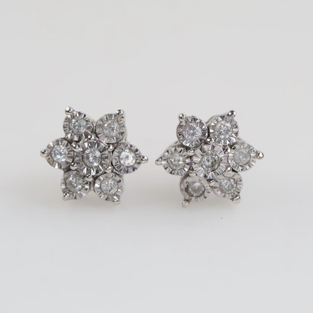 14kt White Gold Diamond Earrings