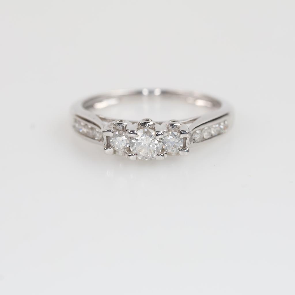14kt White Gold Diamond Engagement Ring