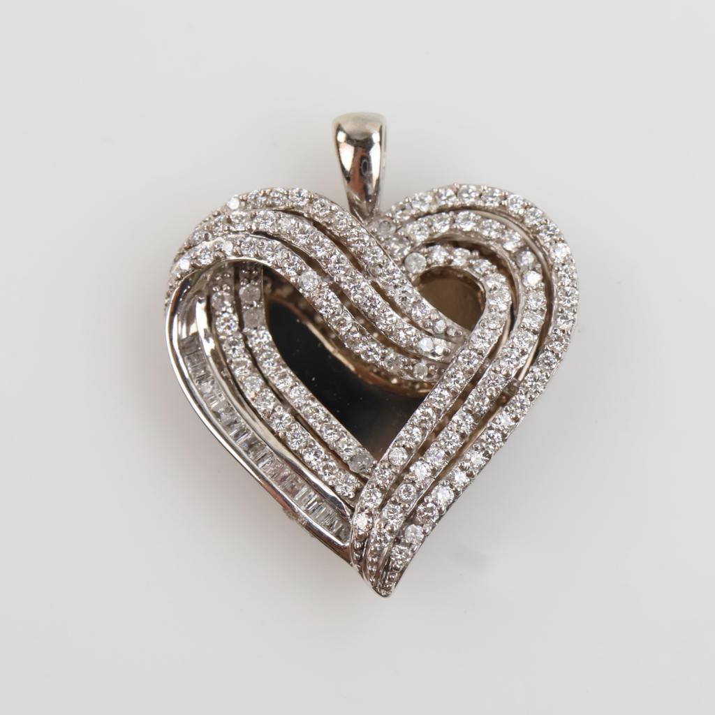 14kt White Gold Diamond Heart Pendant