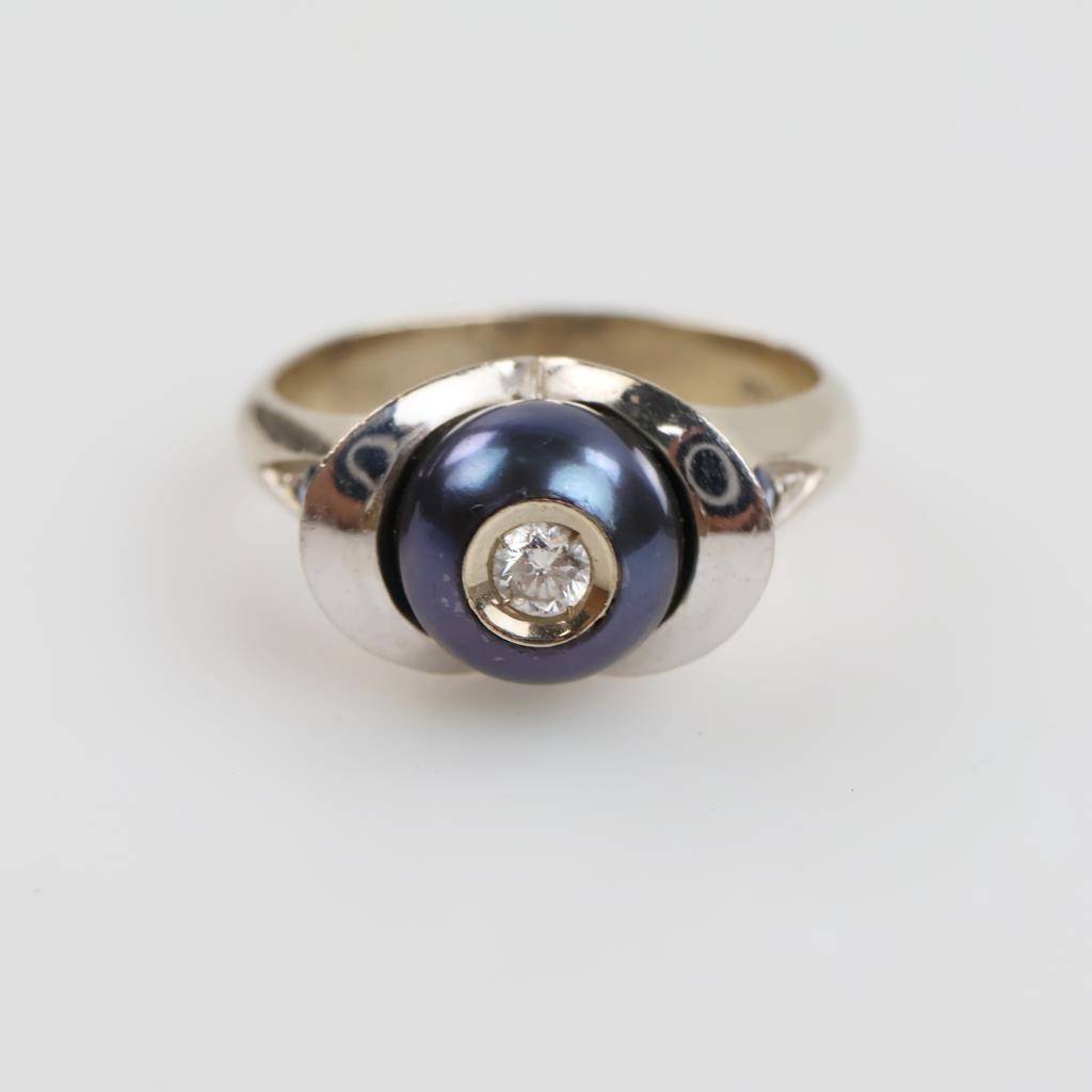 14kt White Gold Diamond Pearl And Blue Stone Ring
