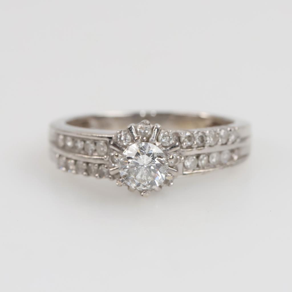 14kt White Gold Diamond Ring