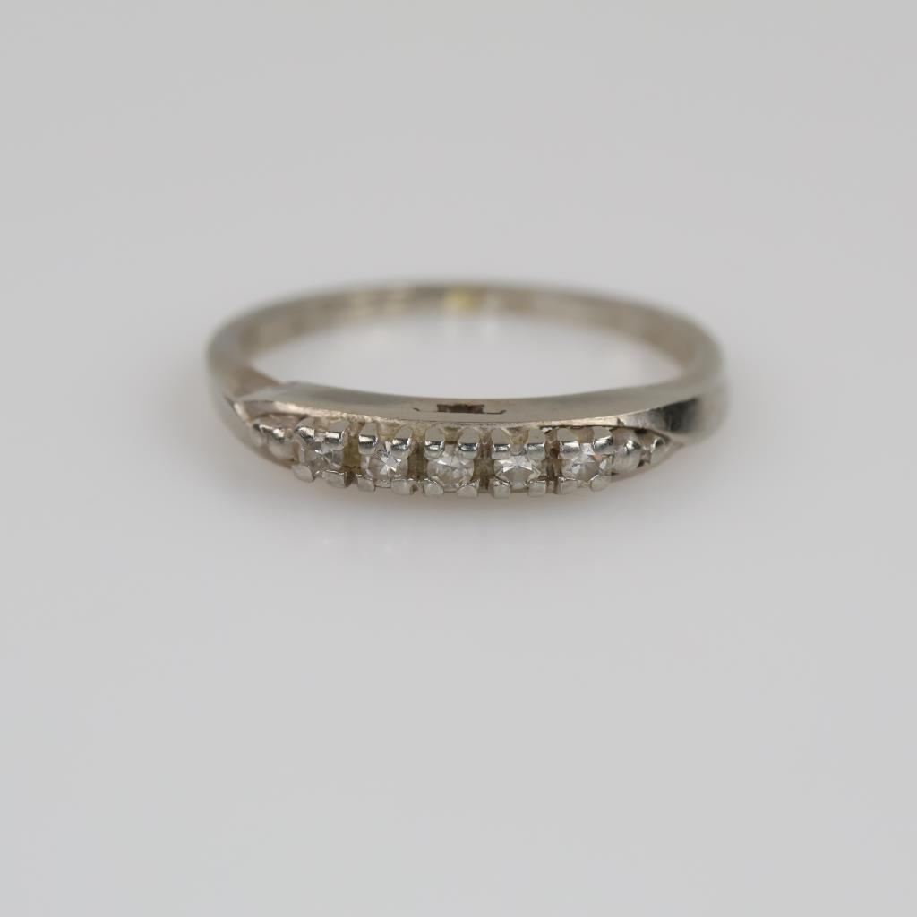 14kt White Gold Diamond Ring