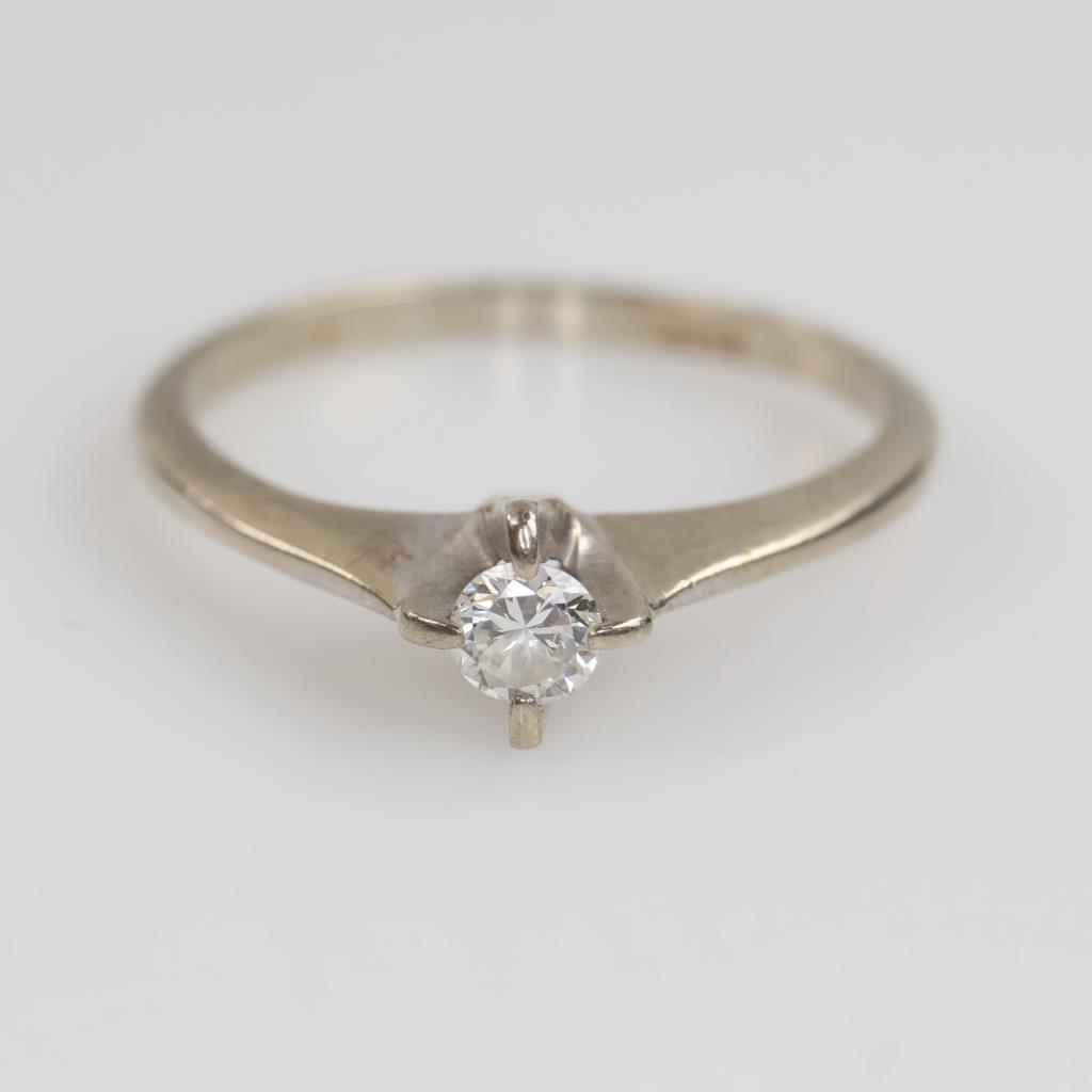 14kt White Gold Diamond Ring