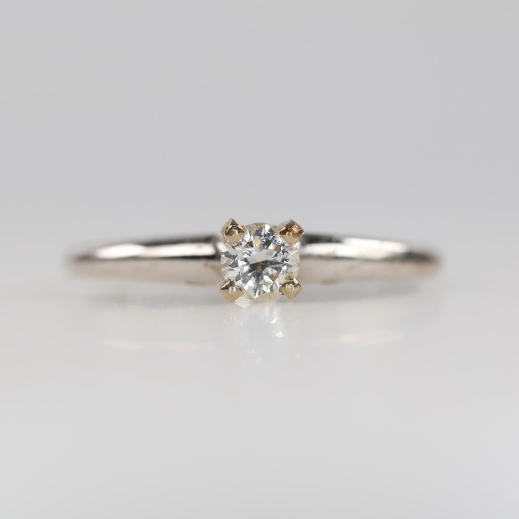 14kt White Gold Diamond Ring