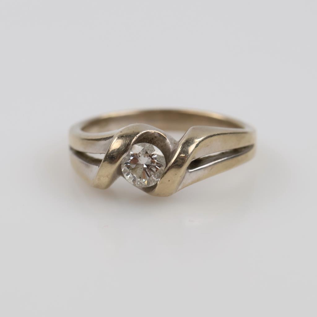14kt White Gold Diamond Ring