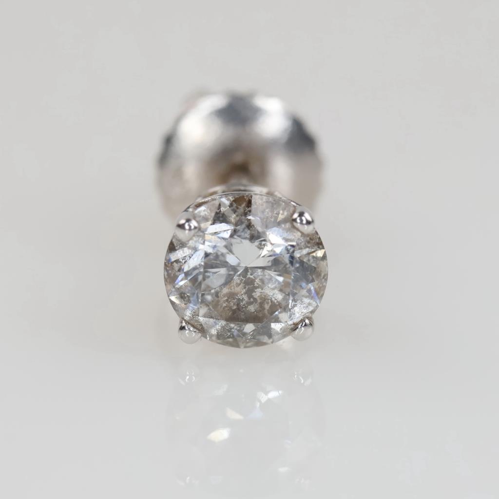 Diamond studs