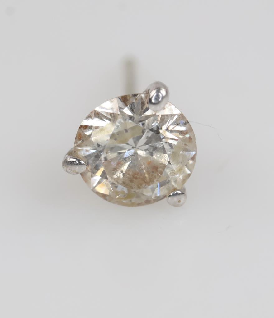 14kt White Gold Diamond Stud Earring