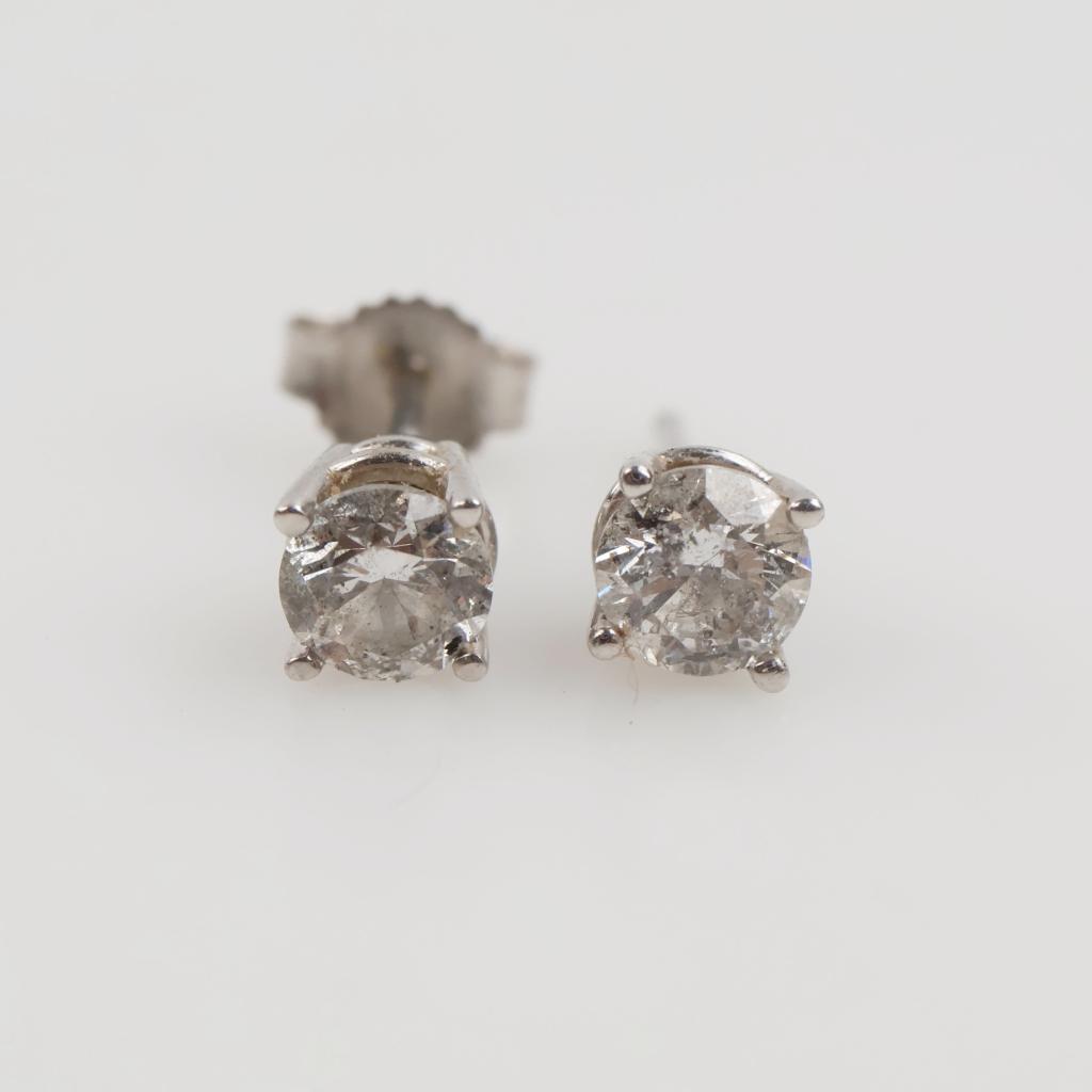 14kt White Gold Diamond Stud Earrings