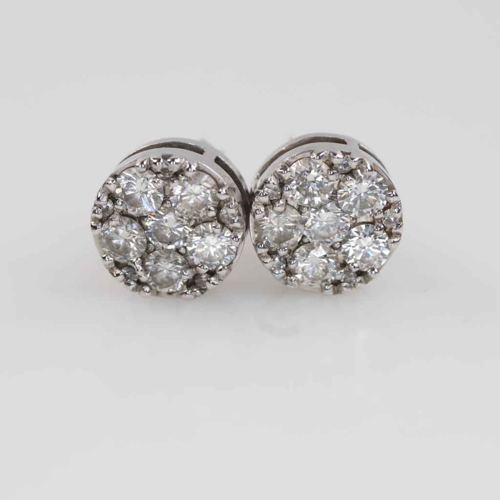 14kt White Gold Diamond Stud Earrings